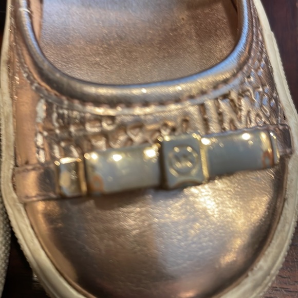 2 Pr Gold Shoes Michael Kors & Gap Velcro Strap Bunny Bows Toddler 7 - Picture 4 of 8